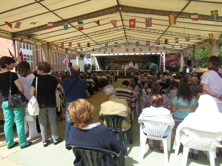 El centro de las Hermanas Hospitalarias vivió una intensa celebración abierta a toda la sociedad palentina