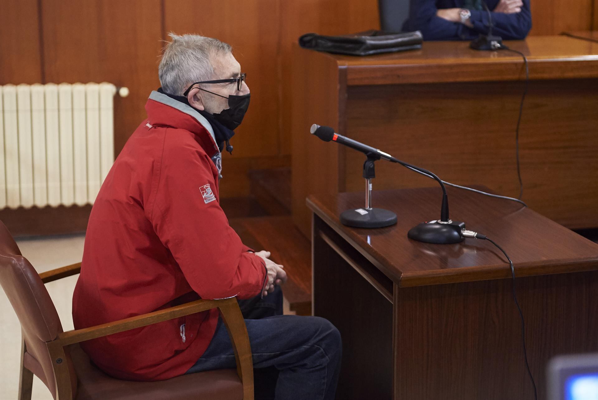 El acusado de abusar a un menor con discapacidad en la estación de Santander durante el juicio en la Audiencia Provincial.