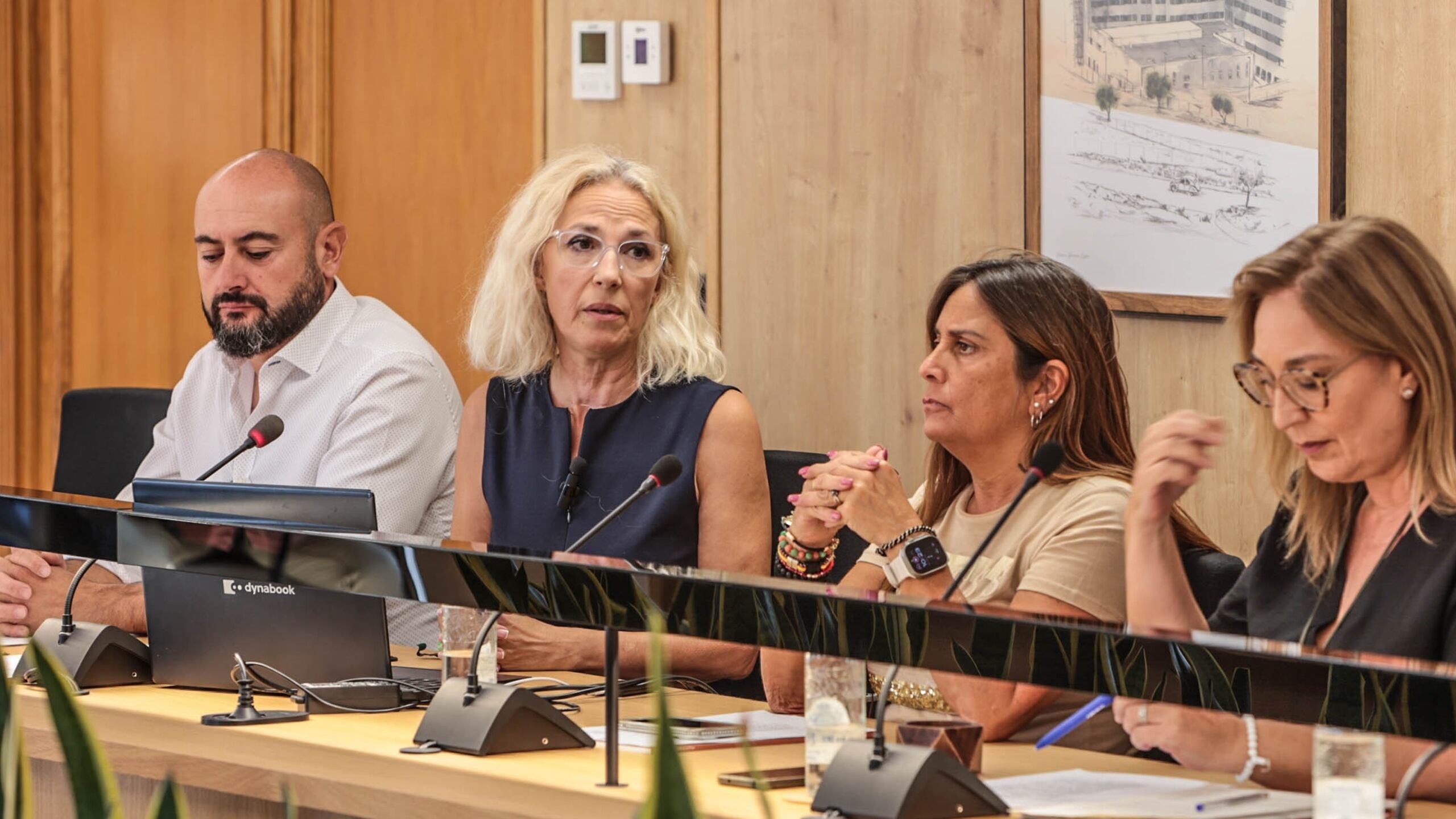 La portavoz de Vox Elda, Paqui Vicente, defendió la moción