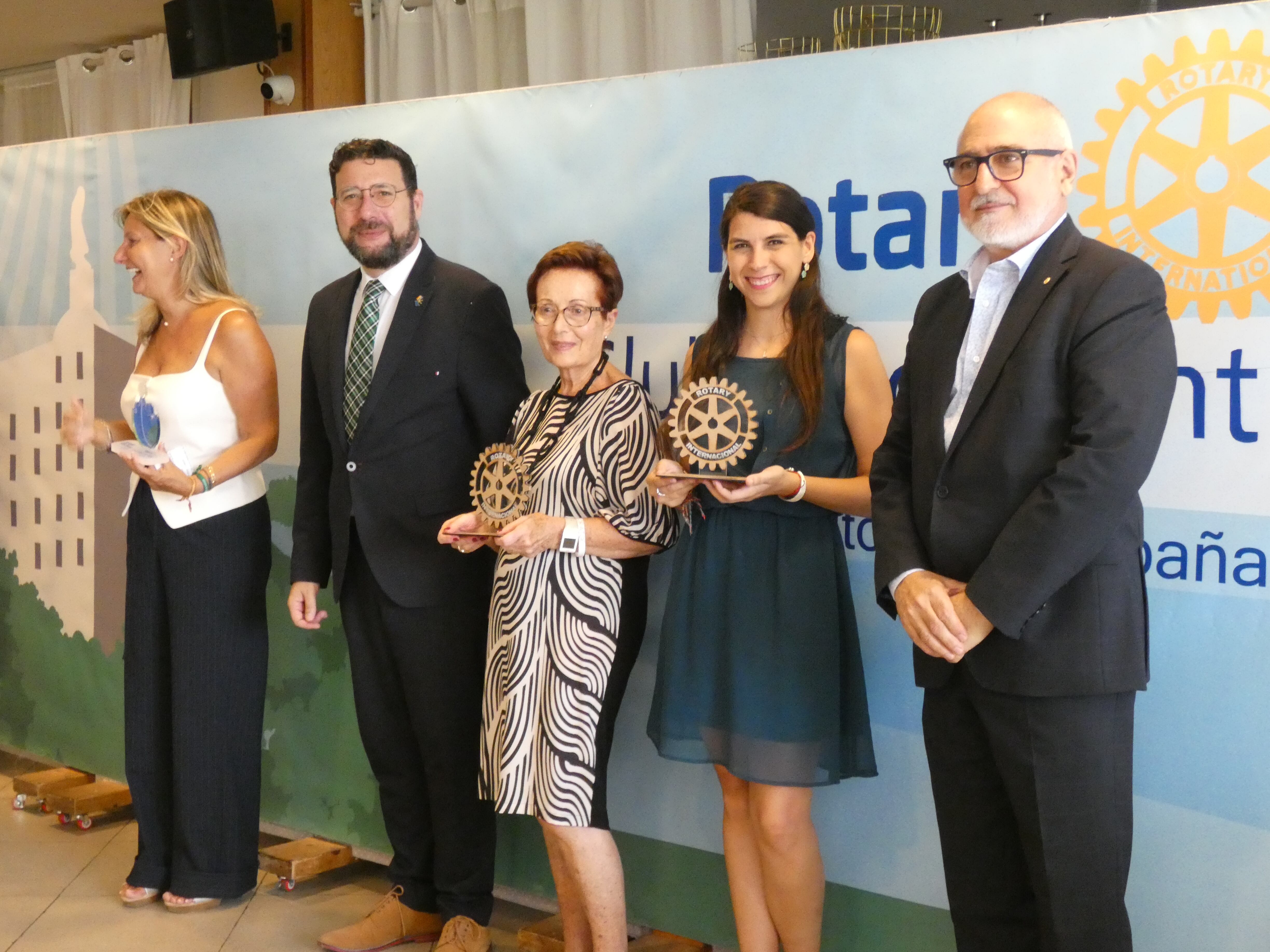 Ganadora y finalistas de los Premios Valora 2025 de Rotary Club Alcoy Font Roja.