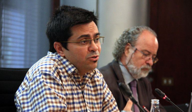 El primer tinent d&#039;alcalde de l&#039;Ajuntament de Barcelona, Gerardo Pisarello, i el comissionat de Seguretat, Amadeu Recasens, el 30 de juny del 2016.