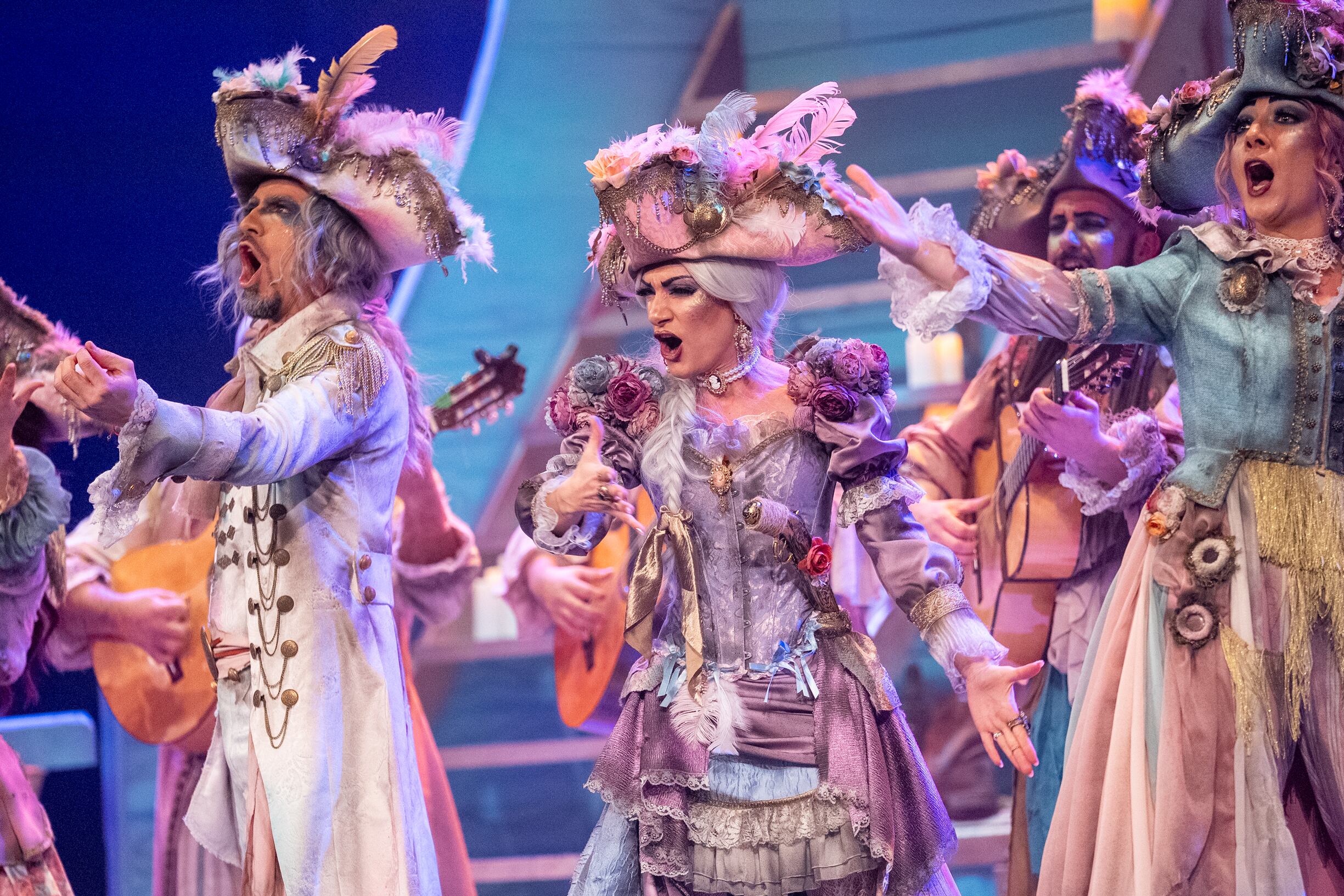 Comparsa: Contra viento y marea.