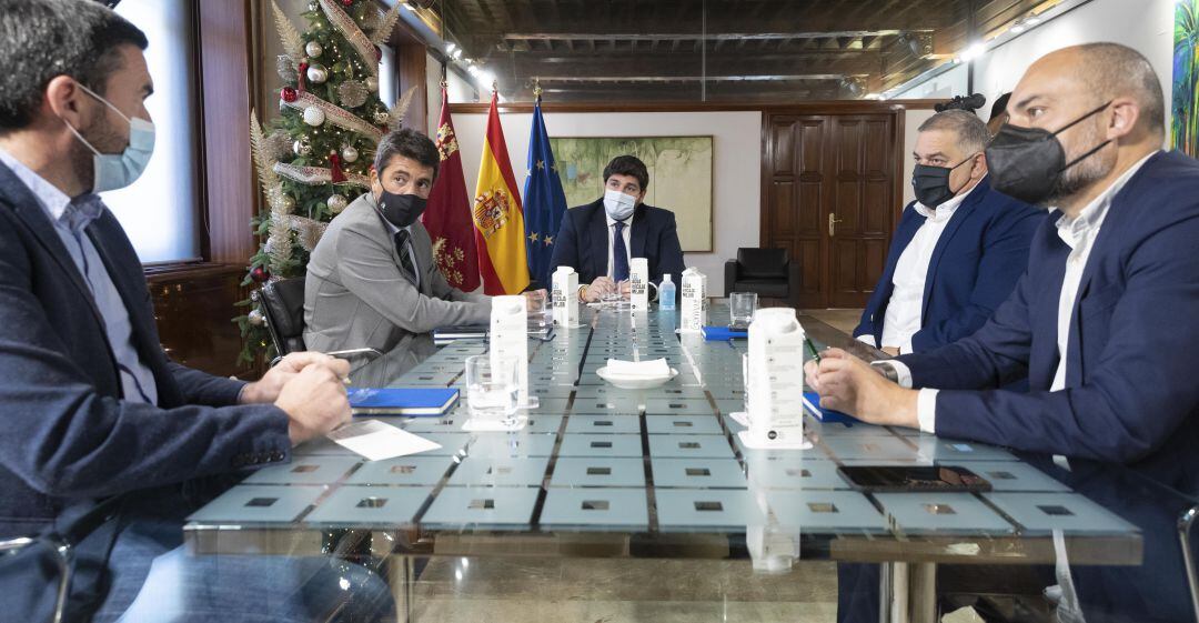 Imagen de la reunión celebrada este domingo en San Esteban