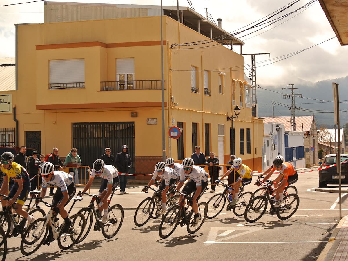 200 ciclistas cadetes participan en la tradicional carrera de San Josep organizada por el Club Ciclista de Beneixama