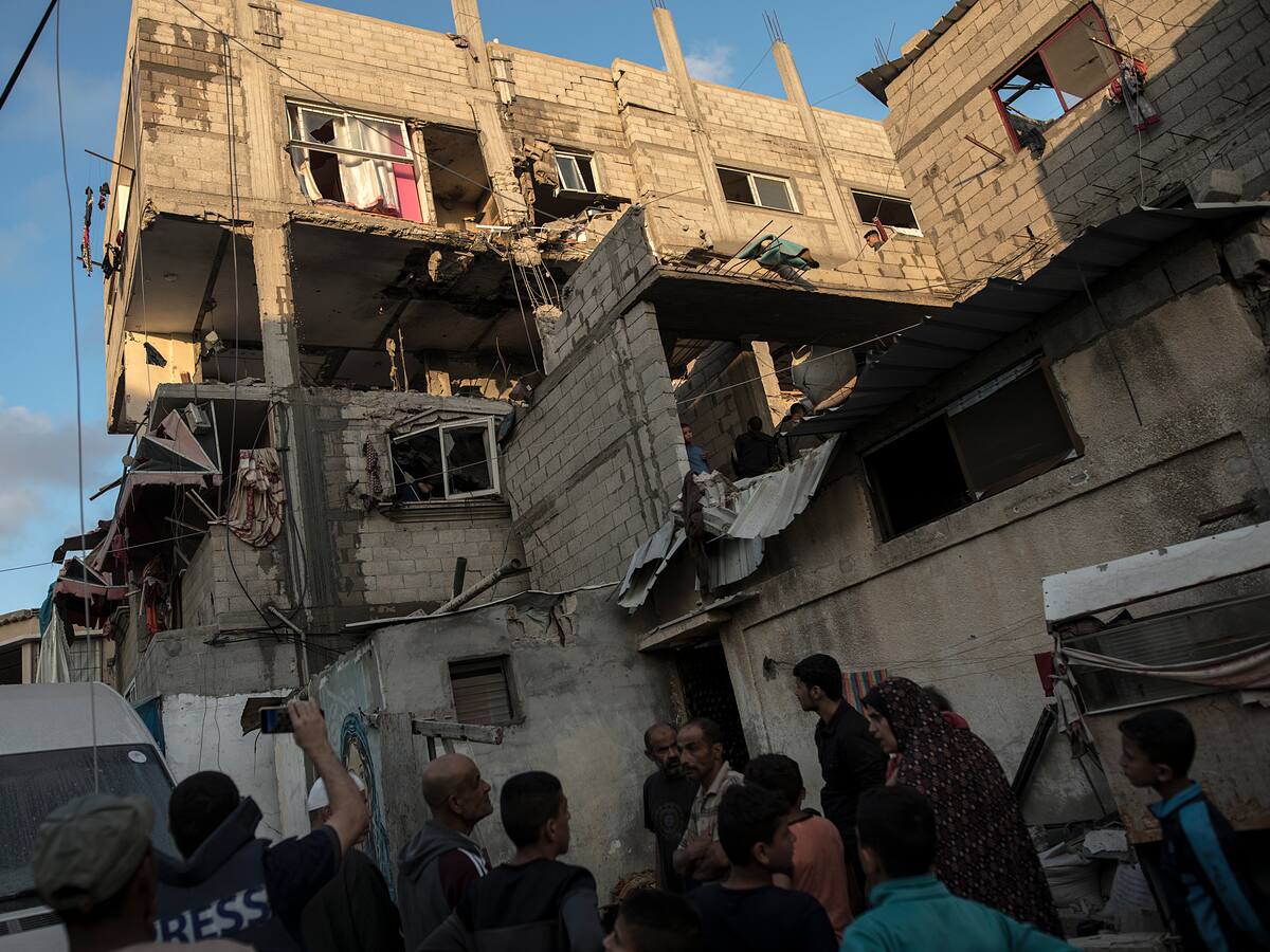 Israel y Hamás negocian un acuerdo para liberar algunos rehenes a cambio de cinco días de tregua