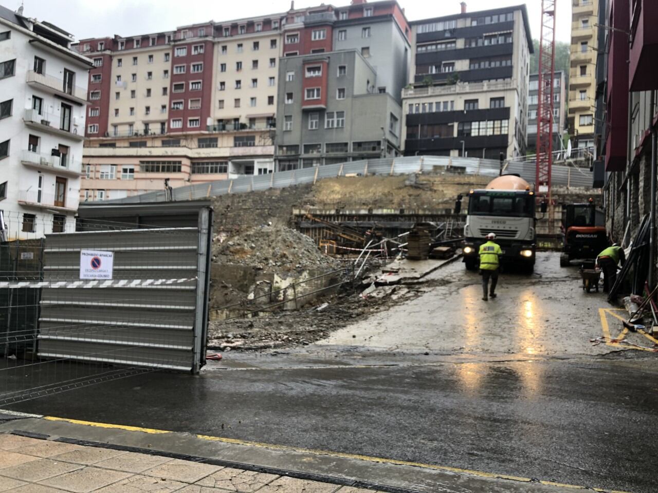 Imagen de las obras de una de las promociones de viviendas que se acometen en Eibar actualmente