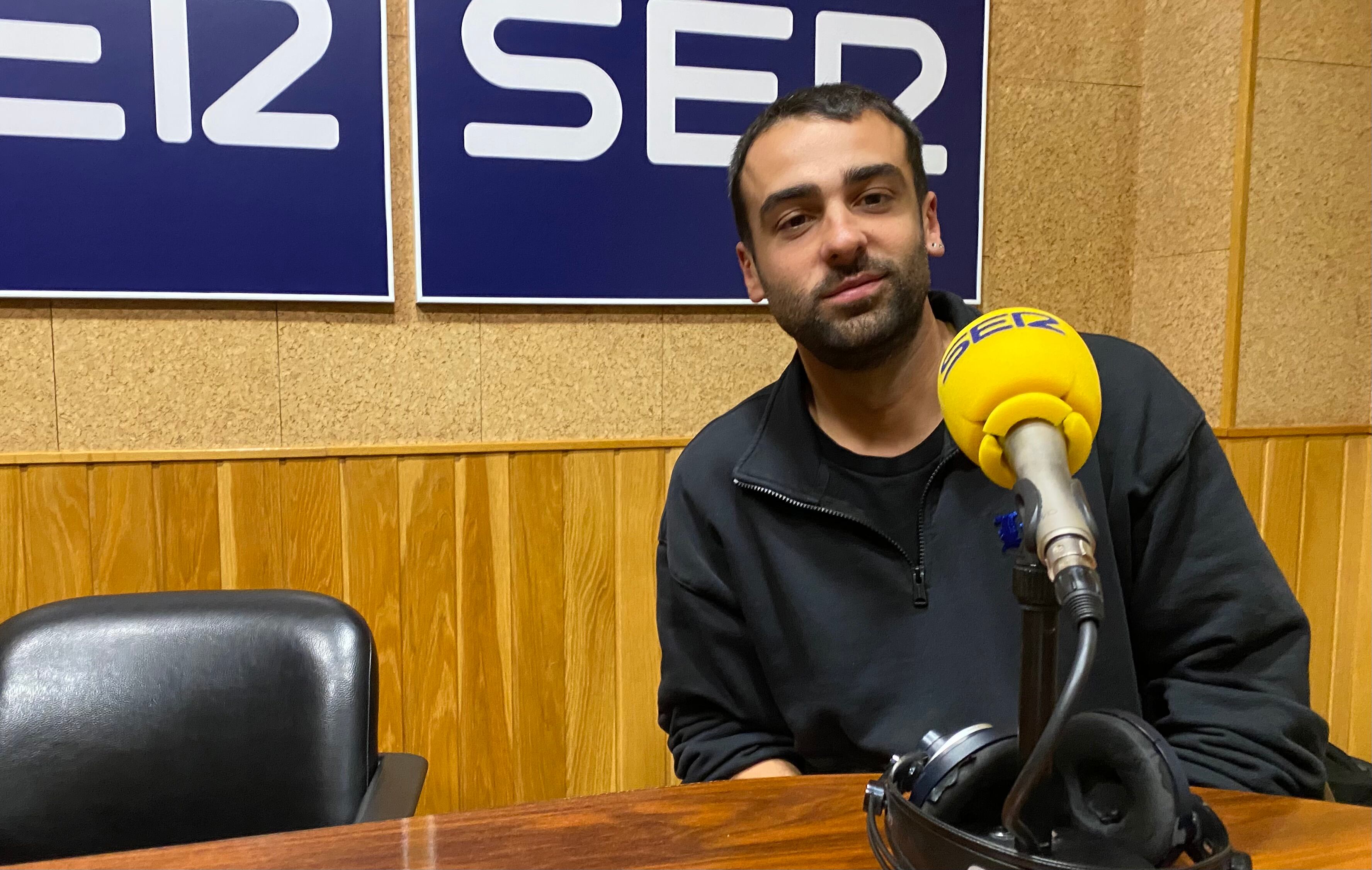 David Plaza en los estudios de SER Cuenca.