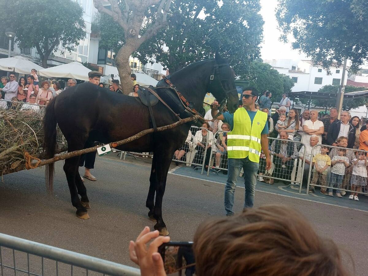 Ferreries estrena la Fira de Sant Isidre amb una desfilada
