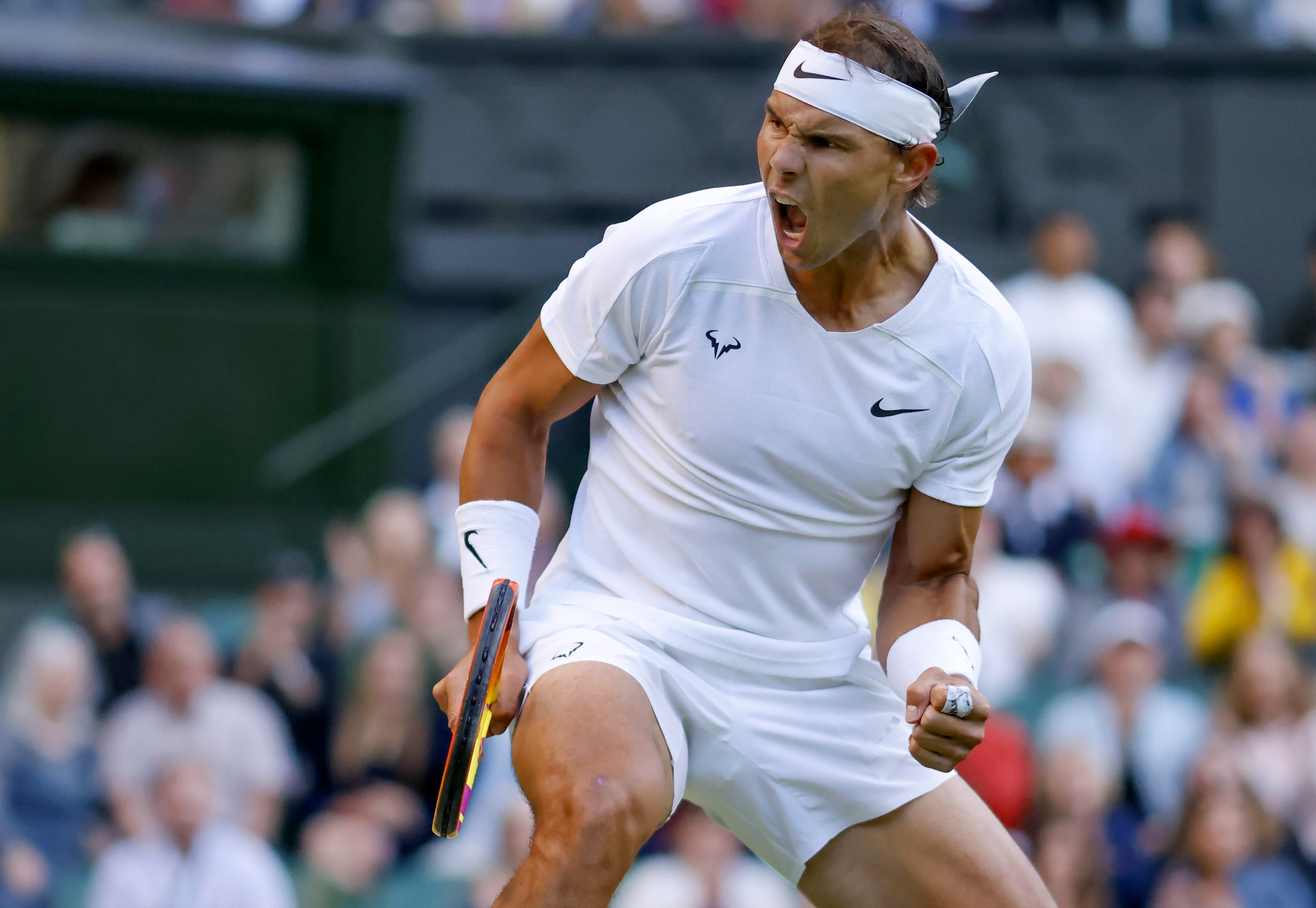Wimbledon (United Kingdom), 04/07/2022.- Rafael Nadal of Spain reacts during the 4th round match against Botic Van De Zandschulp of the Netherlands at the Wimbledon Championships, in Wimbledon, Britain, 04 July 2022. (Tenis, Países Bajos; Holanda, España, Reino Unido) EFE/EPA/TOLGA AKMEN EDITORIAL USE ONLY
