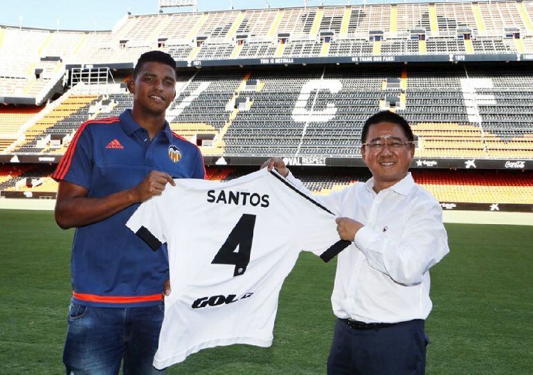 Aderlan Santos presentación VCF