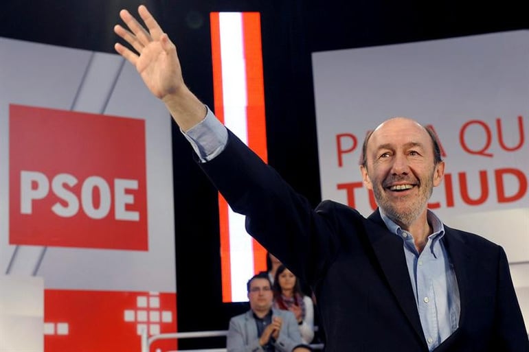 El vicepresidente primero del Gobierno, Alfredo Pérez Rubalcaba, ha identificado hoy al PP y a su líder, Mariano Rajoy, con &quot;la derecha de la derecha&quot;