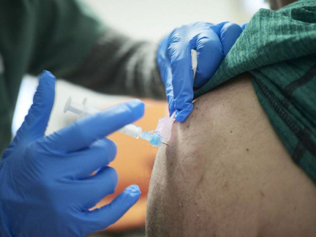 Una vacuna de Covid. 
 