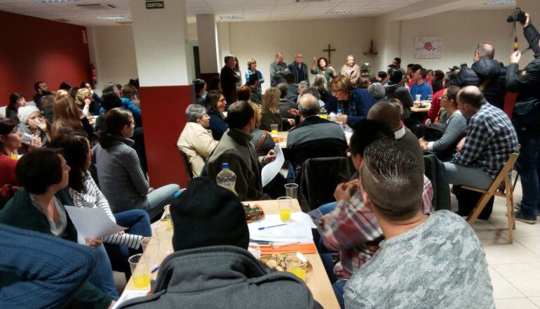 Més d'un centenar de voluntaris preparant-se pel dispositiu de recompte de persones sense  sostre. 