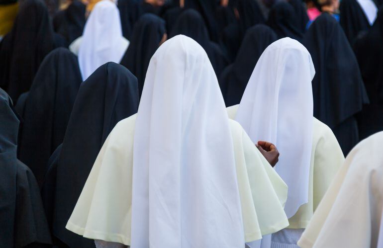 Dos monjas deciden dejar los votos para poder casarse