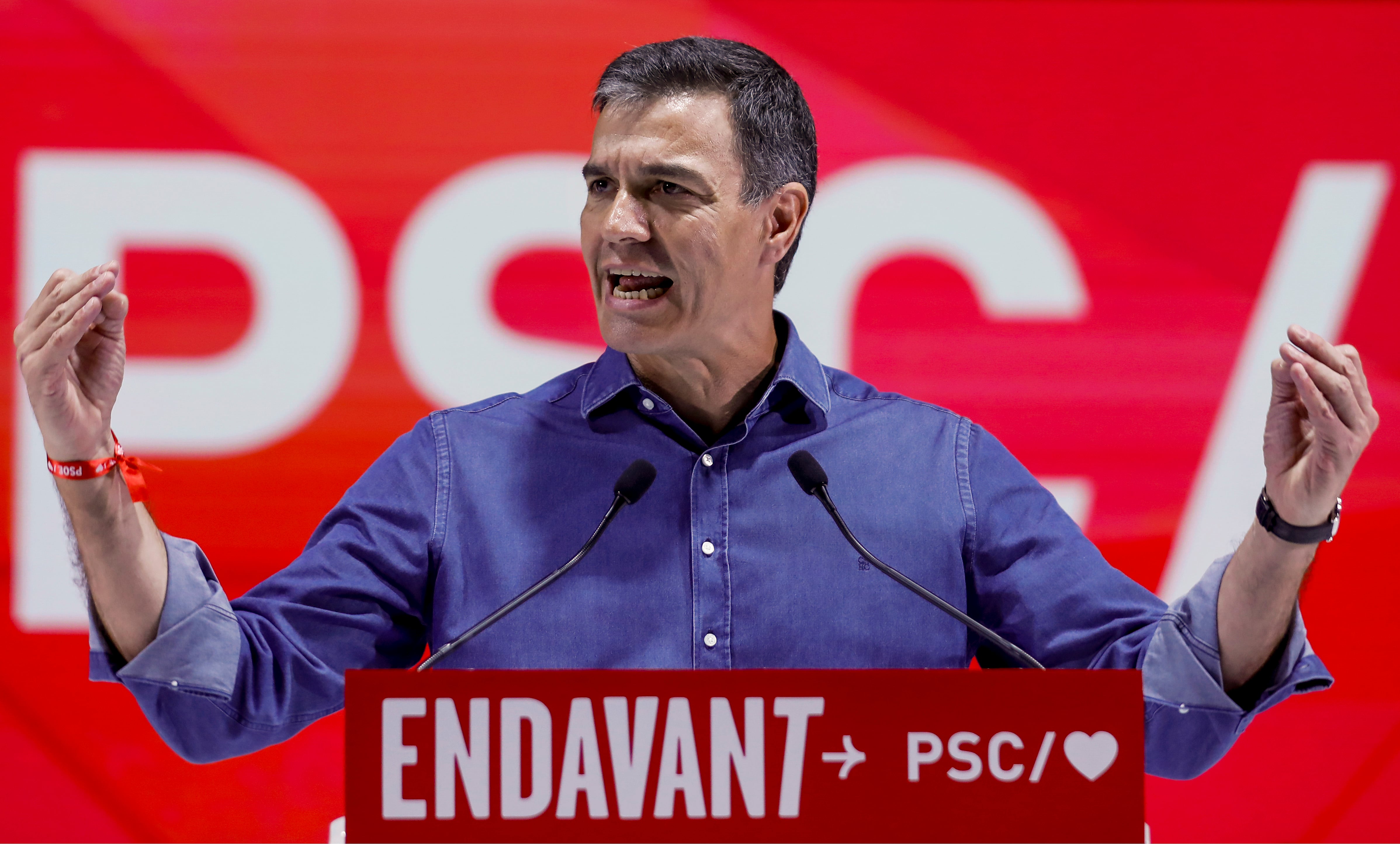 El presidente del Gobierno Pedro Sánchez durante el acto central de campaña del PSC celebrado esta mañana en el Palau de Congressos de Barcelona. EFE/ Andreu Dalmau