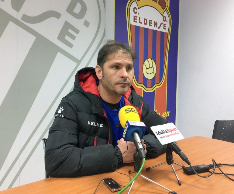 Miguel Ángel Mullor quiere regresar de Castalia con los tres puntos