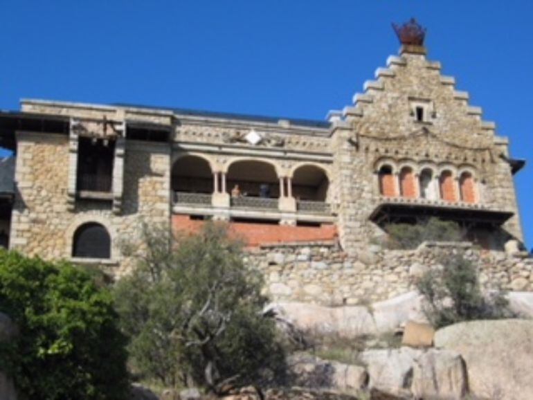 El exterior del Palacio del Canto del Pico, en Torrelodones