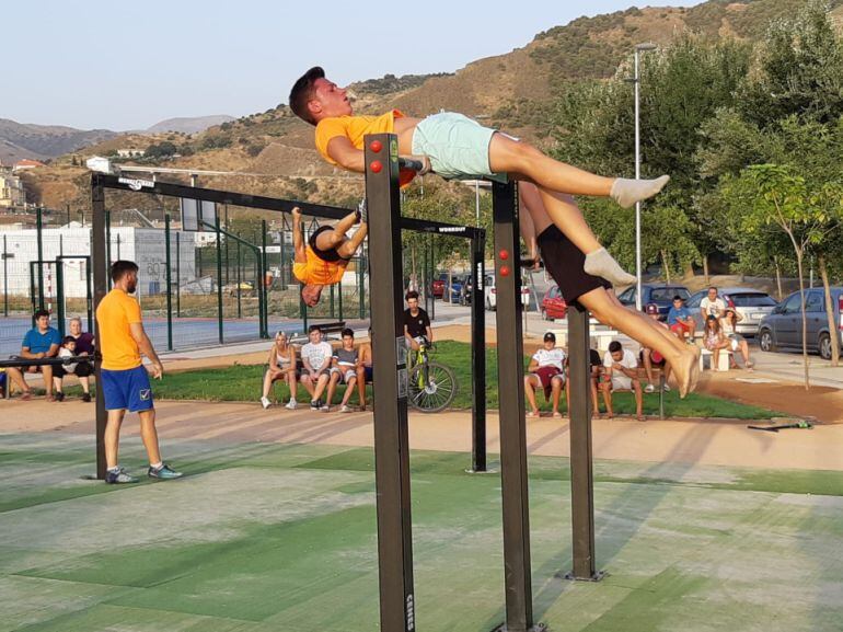 Instalaciones deportivas para la práctica de la calistenia en Cenes de la Vega (Granada)