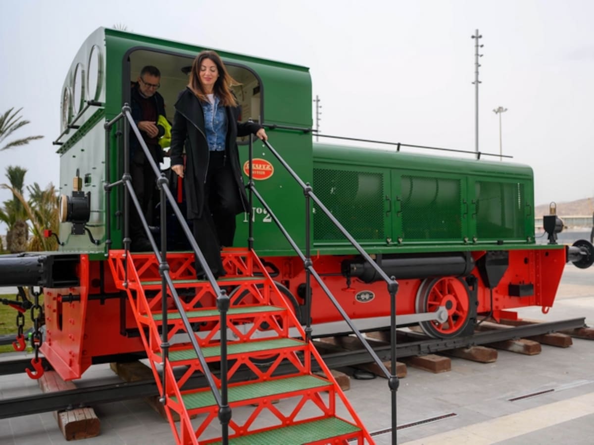La locomotora Deutz regresa al Puerto de Almería tal y como era en 1929
