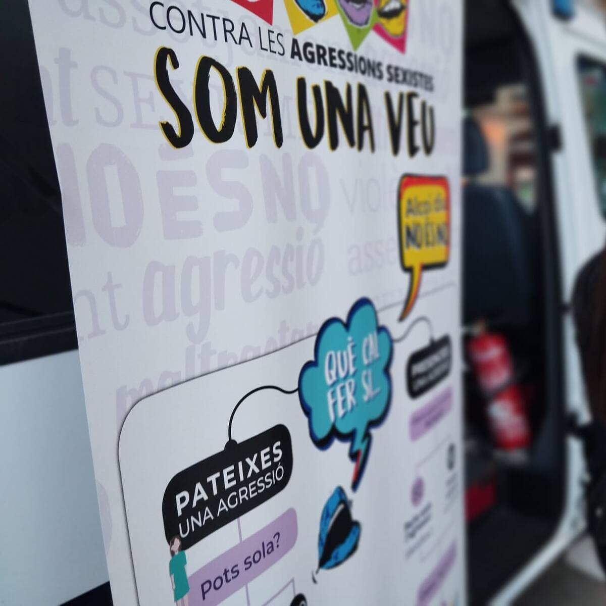 Alcoy vuelve a reforzar con puntos violeta la información, prevención y acompañamiento ante posibles agresiones sexistas en fiestas