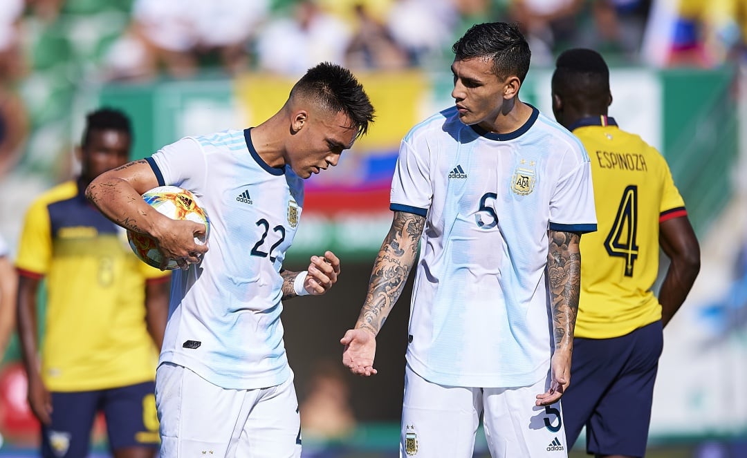 Lautaro Martínez y Paredes durante el Argentina - Ecuador