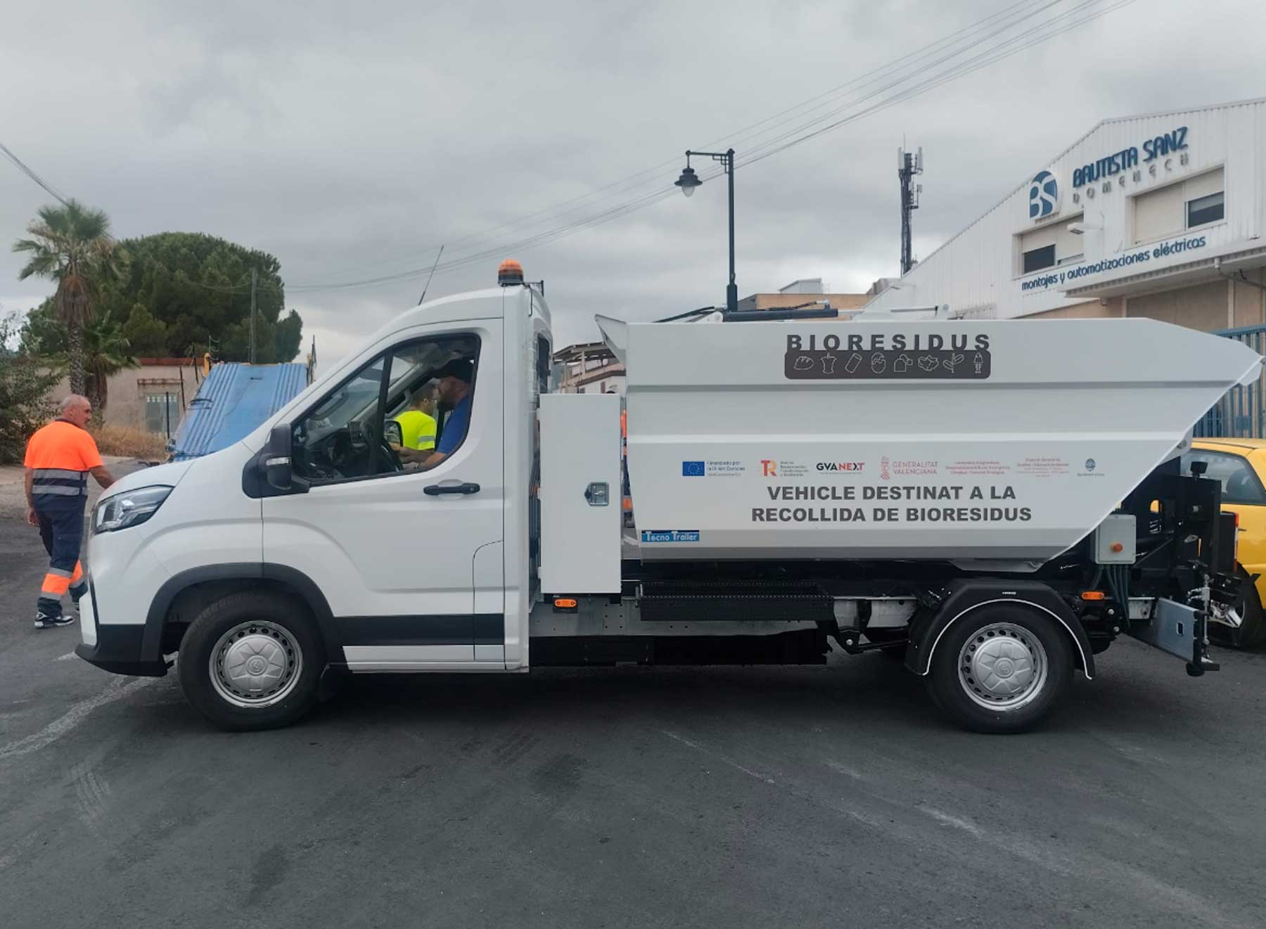 El camión eléctrico recién adquirido para la recogida de bio-residuos