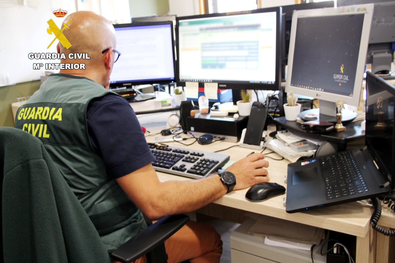 Equipo @ de la Guardia Civil en Cantabria