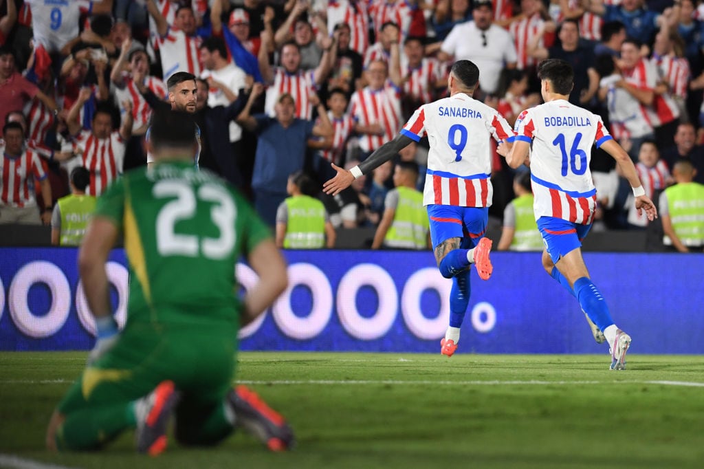 Antonio Sanabria celebrando el gol del empate ante la selección Argentina