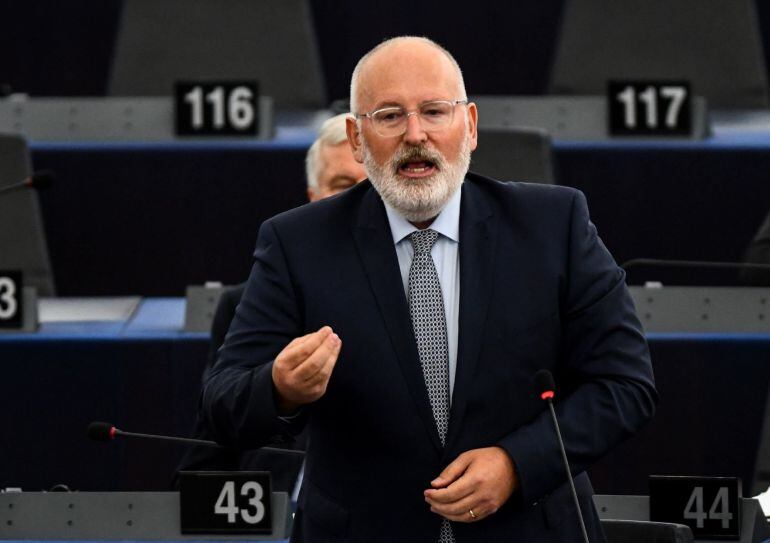 El vicepresidente de la Comisión Europea, Frans Timmermans, pronuncia su discurso en el Parlamento Europeo en Estrasburgo.