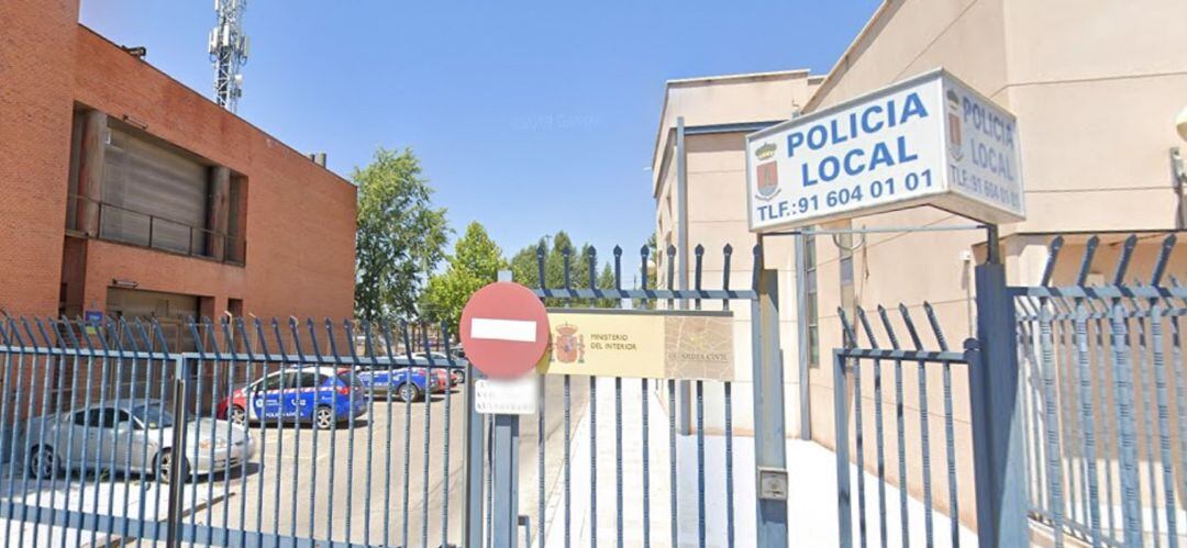 Exteriores de la comisaría de Policía Local de Humanes