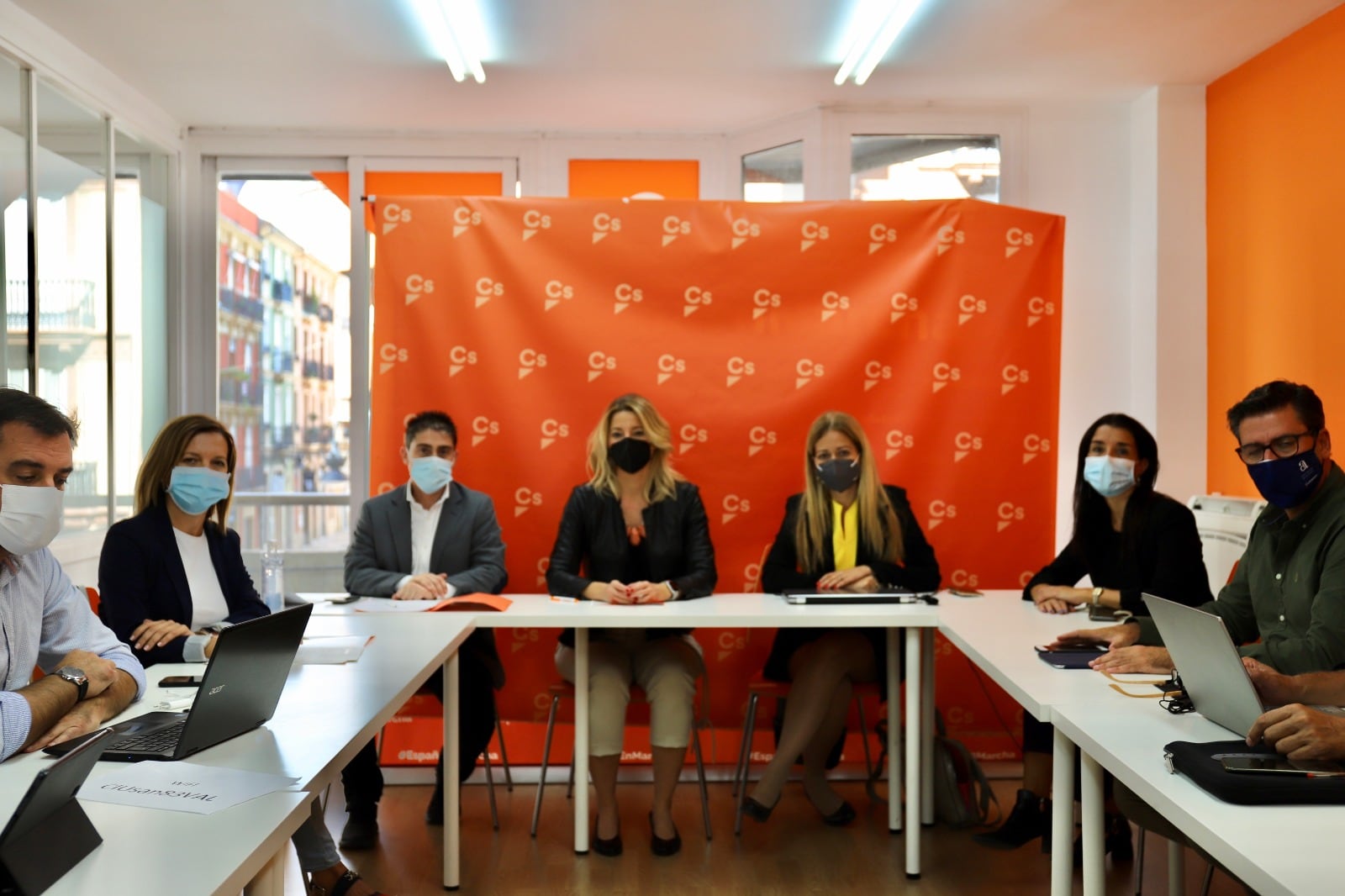 El comité autonómico de Ciudadanos se reunió ayer viernes para analizar la situación de los gobiernos de la provincia de Alicante