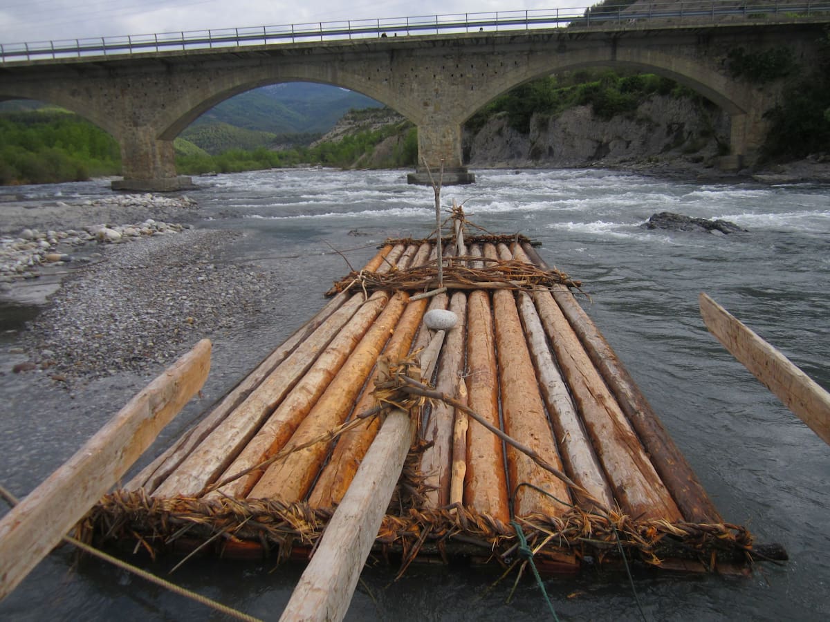 Los nabateros de Sobrarbe ultiman el descenso por el río Cinca