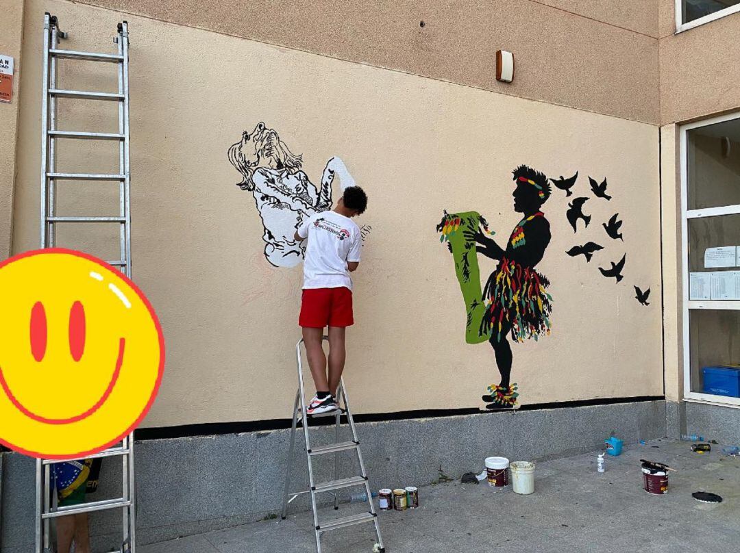 Aylloud pintado la fachada del conservatorio de Música de Móstoles