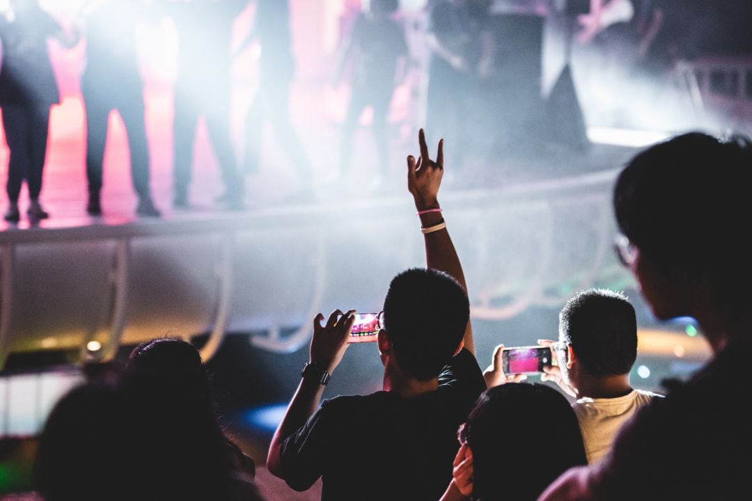 Espectadores de un concierto de rock, en una imagen de archivo.