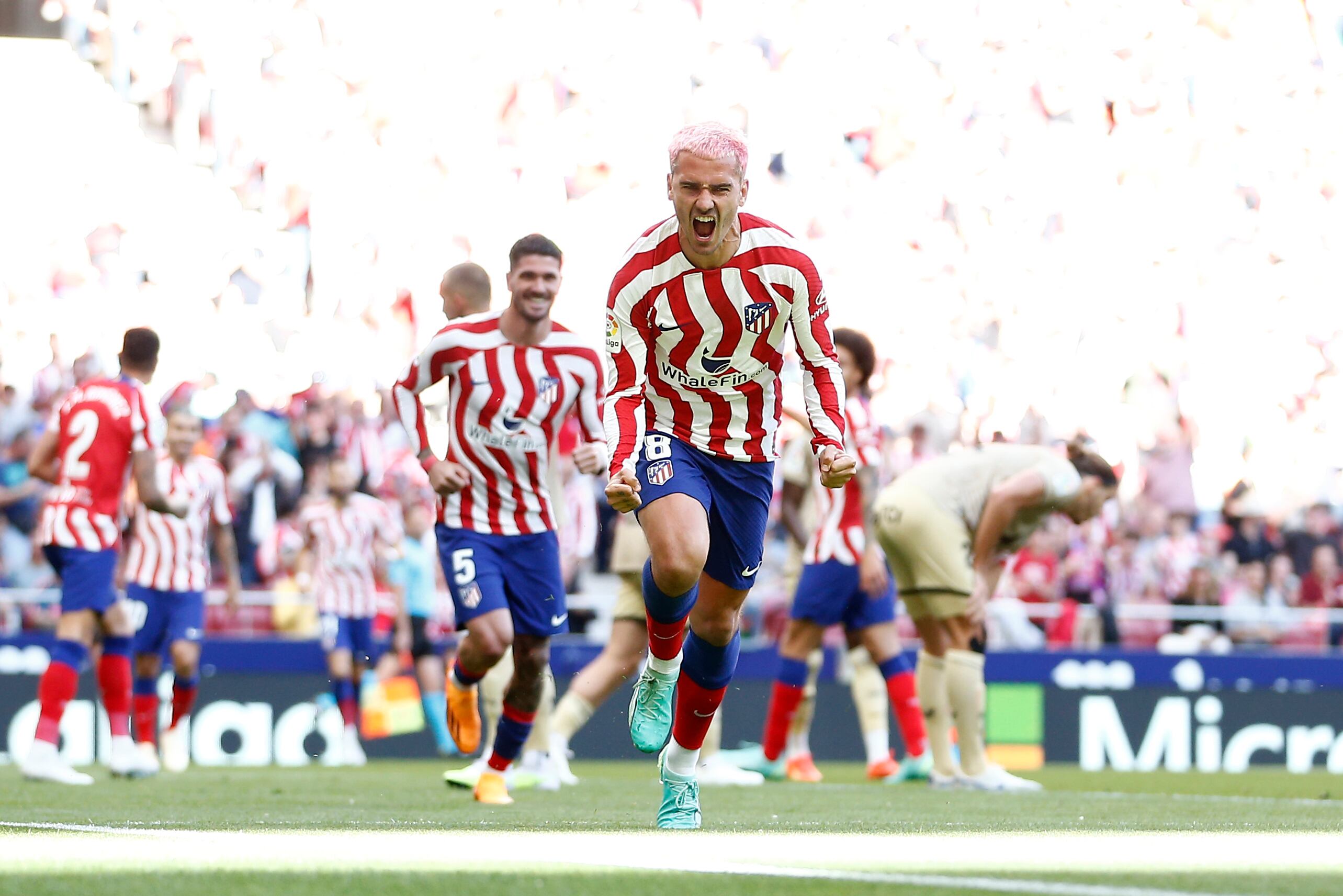 Antoine Griezmann celebra su gol de cabeza ante el Almería en el Civitas Metropolitano