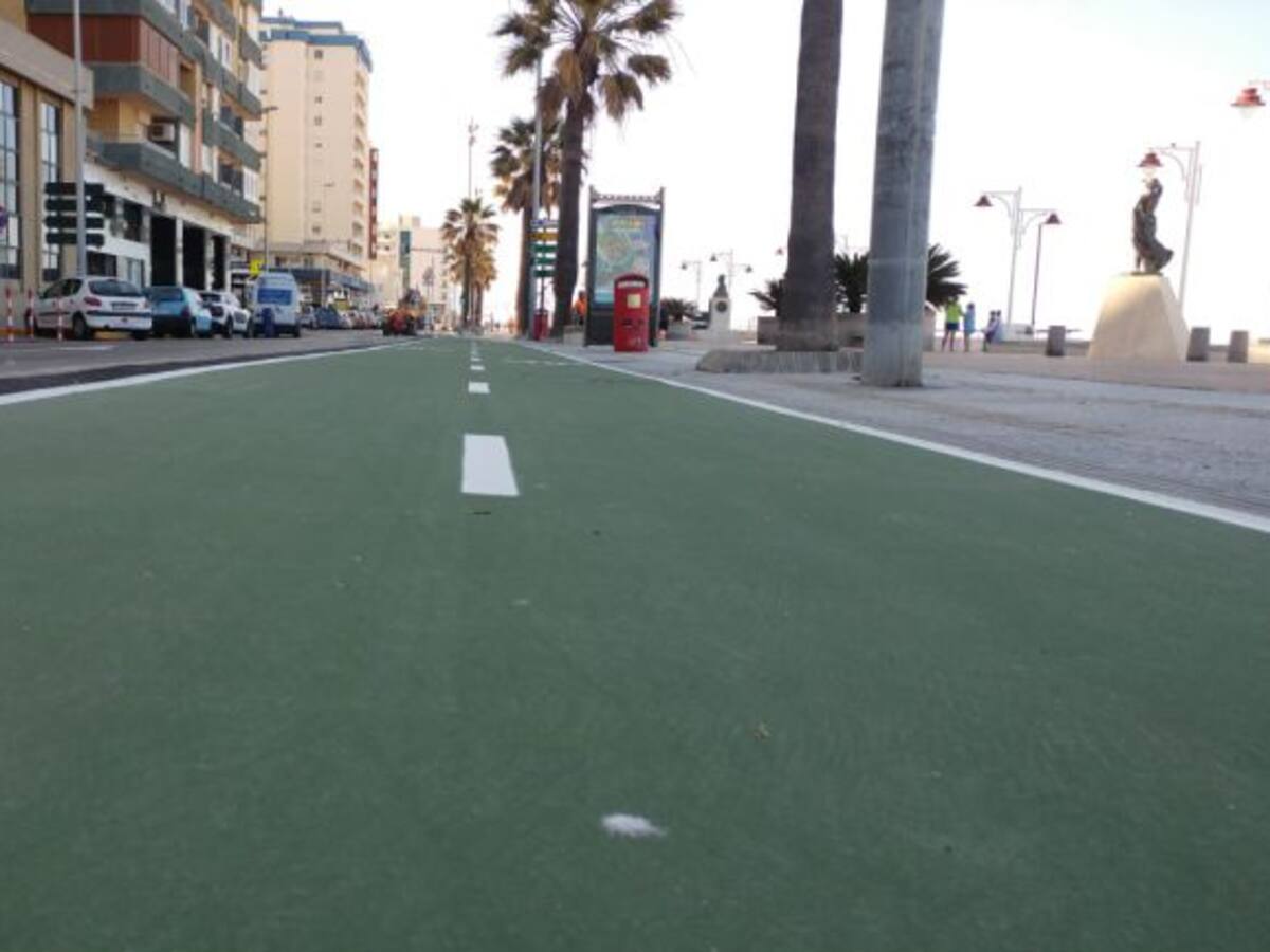 Sin acto oficial y con ciclistas