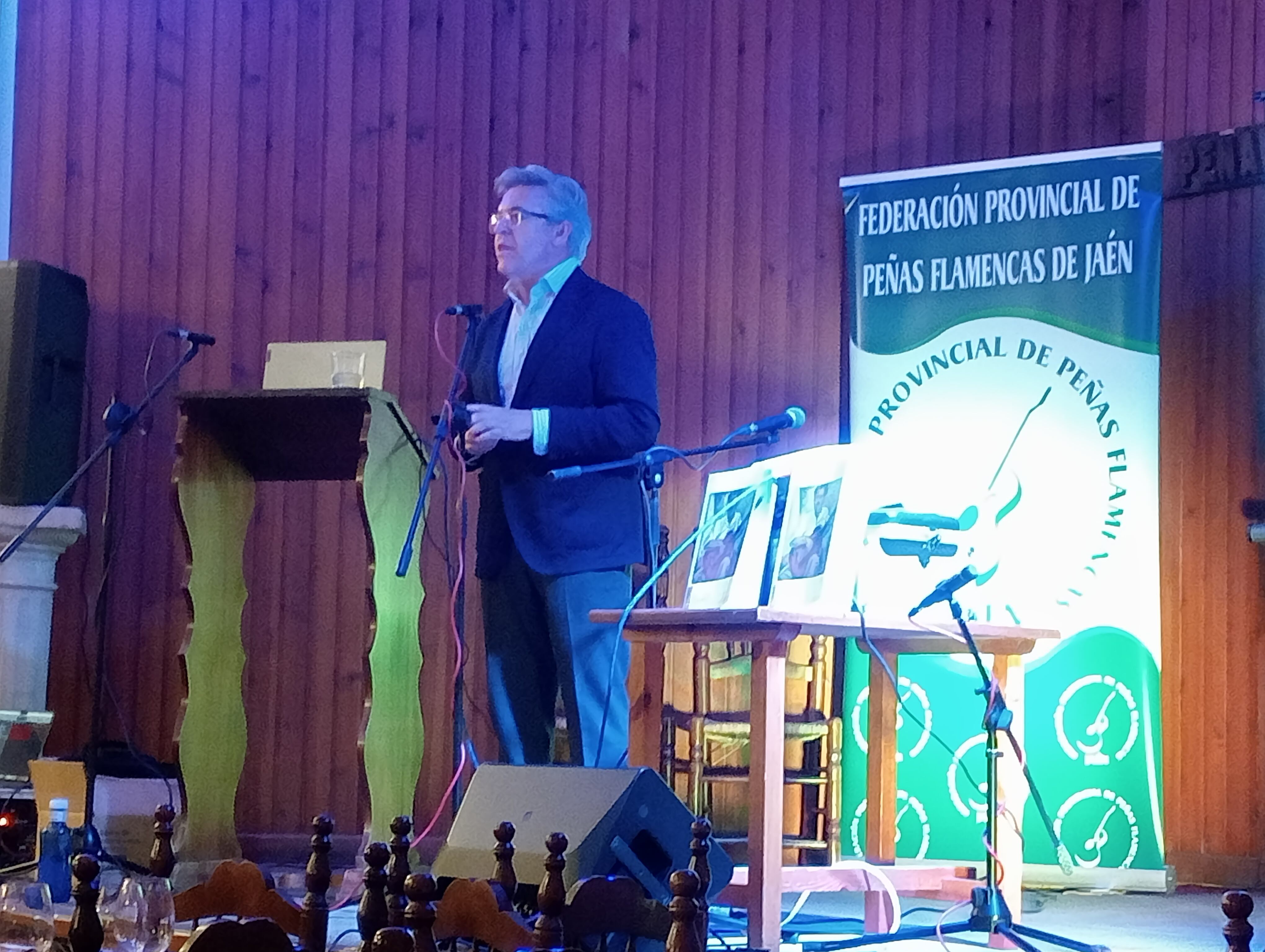 Ildefonso Vergara en la presentación del libro "Cien Años de Flamenco y Radio"