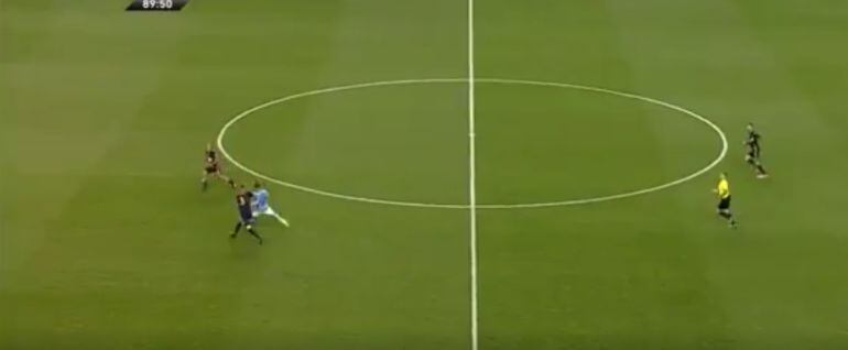 Villa, a punto de enganchar una volea histórica en la MLS