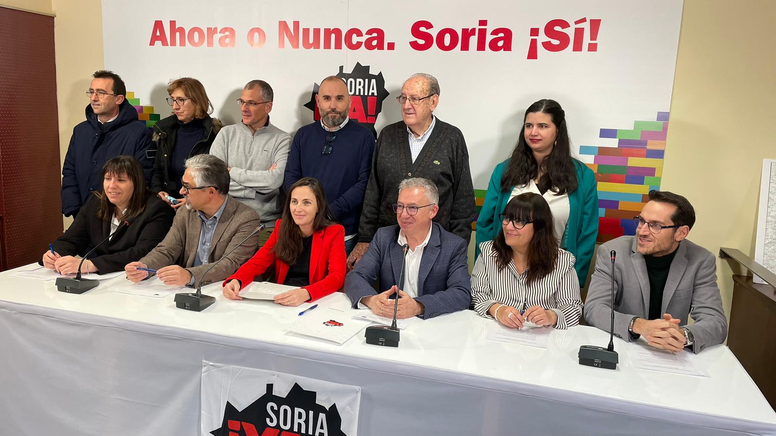 Los integrantes de Soria ¡YA!, tras la rueda de prensa de esta mañana.