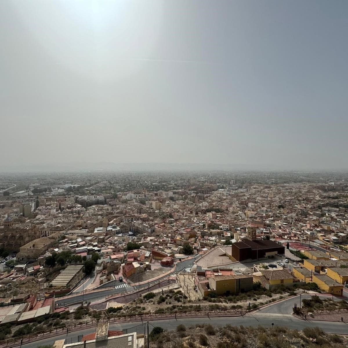 El polvo sahariano tiñe el cielo de la Región: recomendaciones para proteger la salud