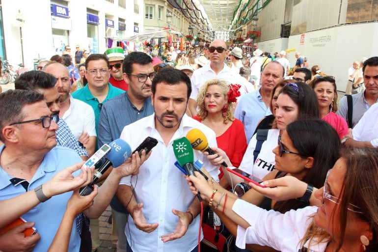 Garzón (IU) durante su presencia durante la pasada Feria de Málaga