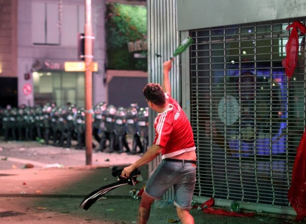 Incidentes violentos en la celebración de River.