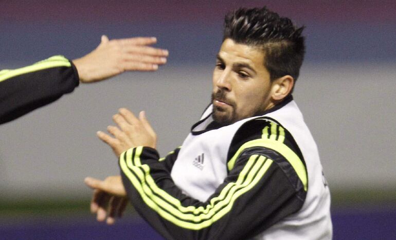 El delantero de la selección española de fútbol, Manuel Noguera &quot;Nolito&quot;, durante el entrenamiento efectuado esta tarde en el estadio de Balaídos, en Vigo, en la víspera del partido amistoso que les enfrenta mañana a Alemania. 