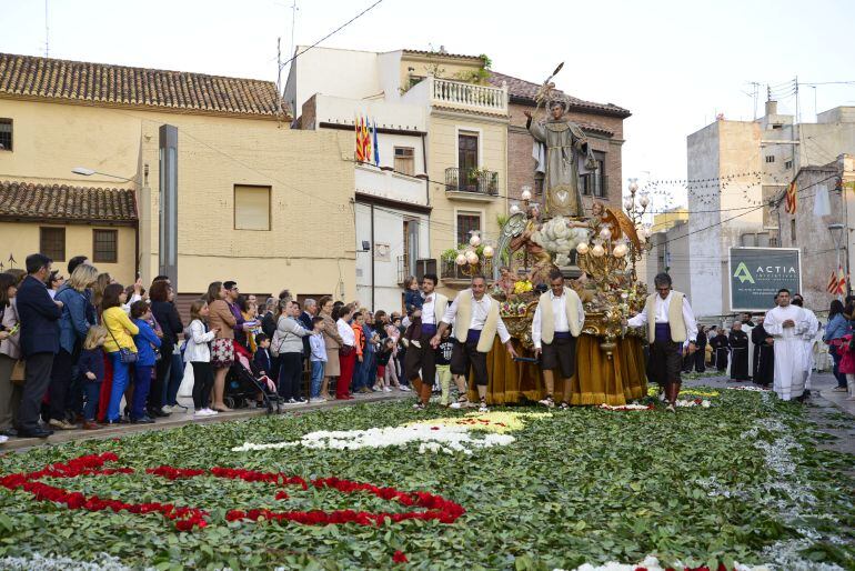 Processión en honor a Sant Pasqual, patrón de la ciudad.