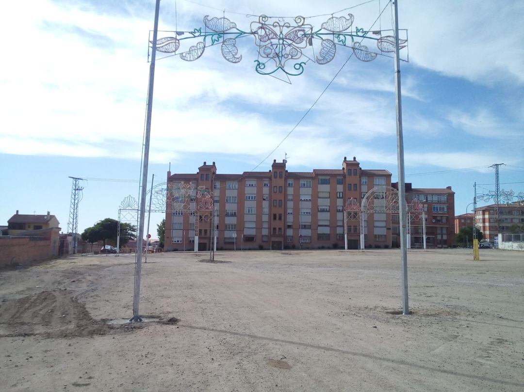 Comienza la instalación del recinto ferial