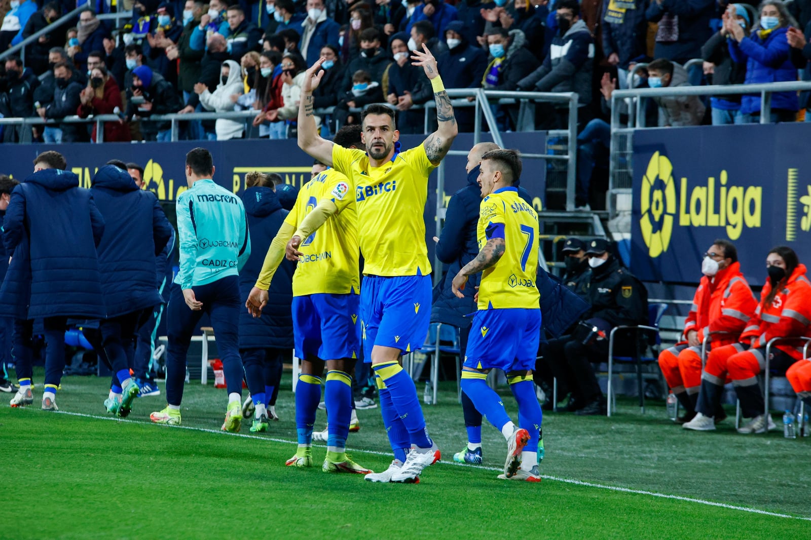 Negredo jugador del Cádiz CF, celebra un gol / Álvaro Rivero