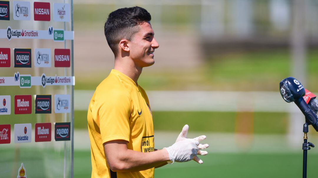 Manu García antes de la rueda de prensa. 