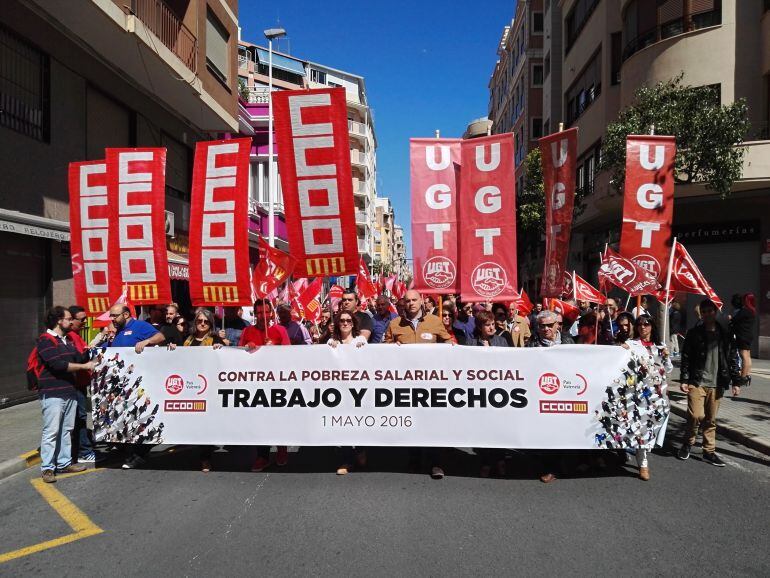 Cabecera de la manifestación del Primero de Mayo en Elche