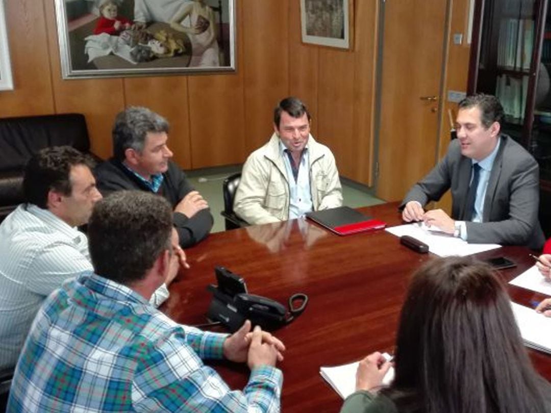 Reunión entre el Delegado Territorial de la Junta de Castilla y León, Alberto Castro, y las organizaciones agrararias en abril de 2018