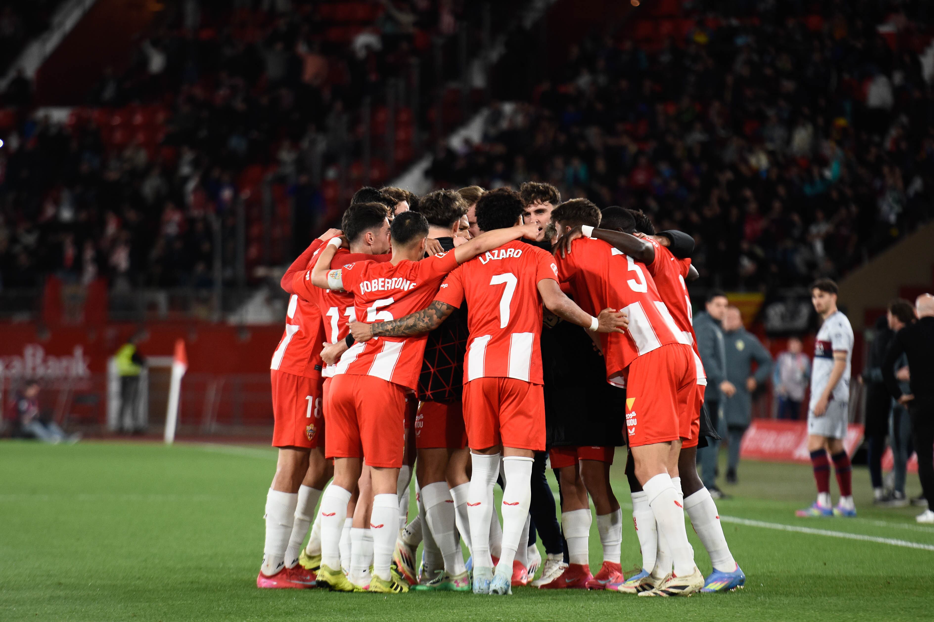 La Liga está al rojo vivo y el Almería se la juega.